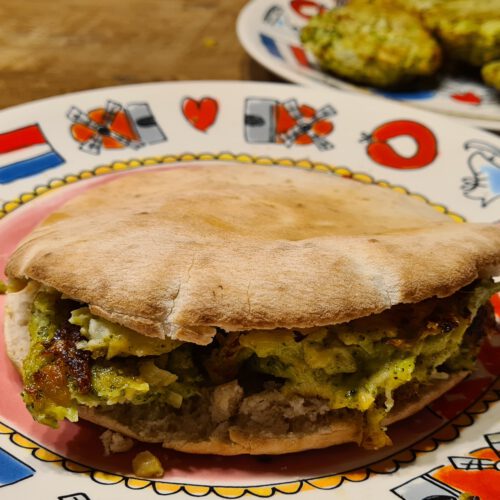 Pita met broccoli burger